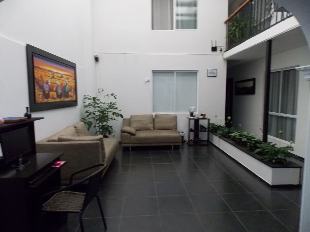 Hotel Central House A 5 Min De La Embajada Americana Bogotá Eksteriør billede